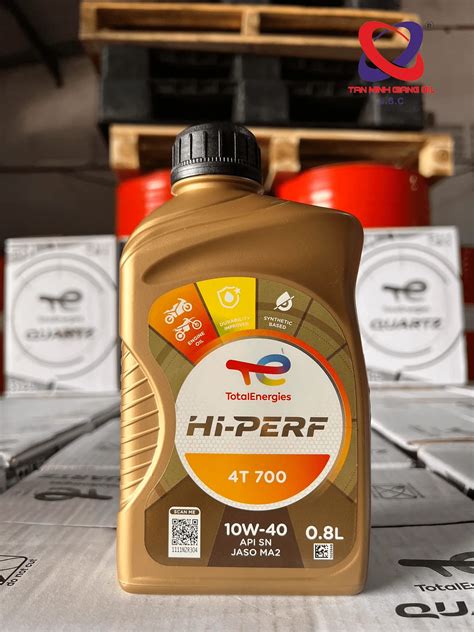 Dầu xe máy TOTAL HI PERF 4T 700 10W40 bình 800mL