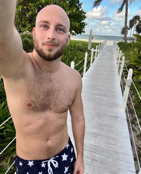 Sexy Bald Men | 🔥: @flixflexen - - - #bald #shave #frankfurt #german # ...