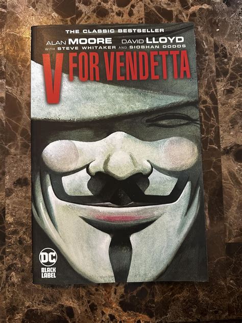 V for Vendetta: Moore, Alan, Lloyd, David: 9780930289522: Amazon.com: Books