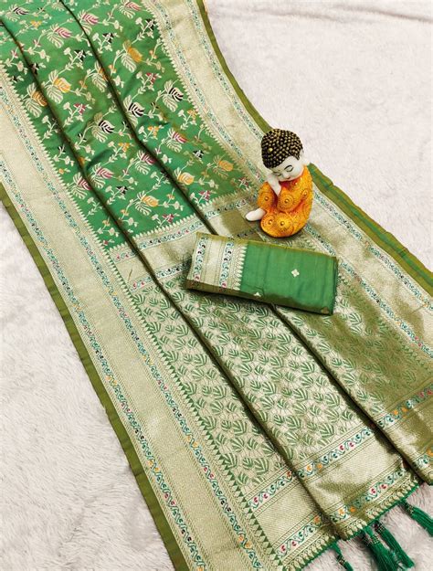 Green Premium Banarasi Silk Saree With Meenakari Zari Weaving Work ...