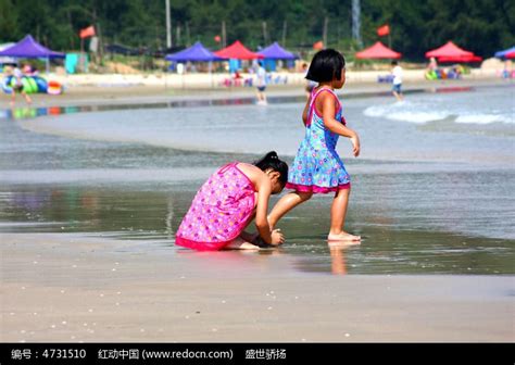 海边游泳小女孩高清图片下载_红动中国