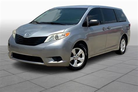Pre-Owned 2017 Toyota Sienna L Mini-van, Passenger in Houston #HS772447 | Sterling McCall Lexus