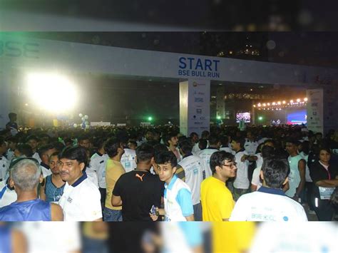10,000 people take part in Zee Business BSE Bull Run