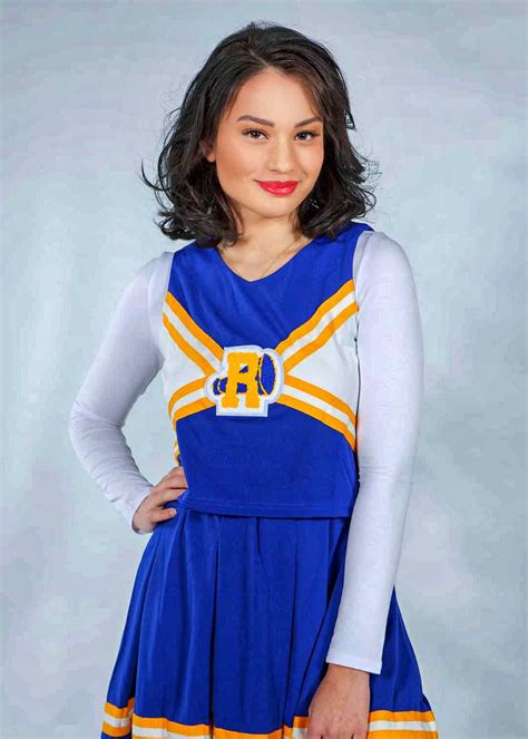 Liv Wild - Biography, Wiki, Age, Height, Boyfriend, Photos, & more