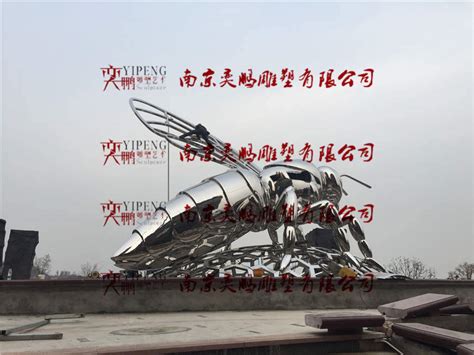 国内最大的不锈钢镜面光蜜蜂雕塑,南京奕鹏雕塑有限公司