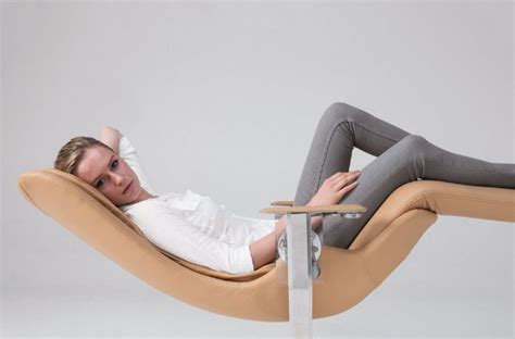 好物分享 | 14年设计出的人类最舒适坐具，KARUSELLI 躺椅 - 知乎