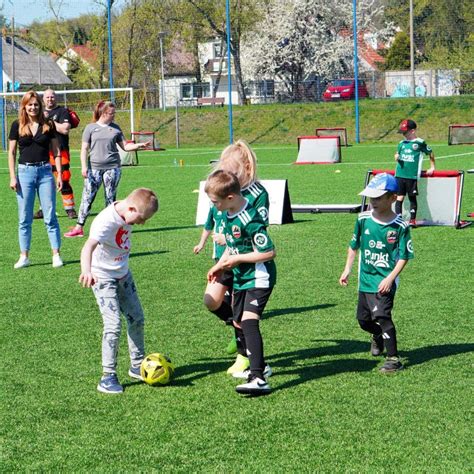 Kids Playing Soccer 的图像结果
