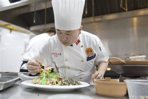 考个厨师证多少钱_厨师考证_陕西新东方烹饪学校