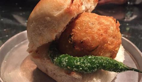 7 Railways Stations In India That Are Popular For Insanely Delicious ...