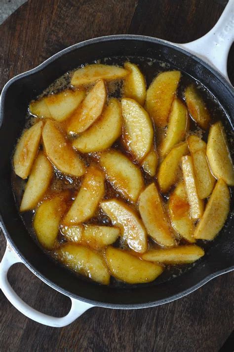 Fried Apples Recipe (Southern Style) - Alphafoodie