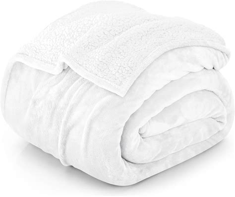 Amazon.com: Bedsure Sherpa Queen Size Blanket for Bed - Fuzzy Soft Cozy ...