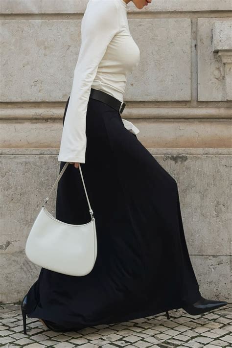 Soft Line Flowy Maxi Skirt Black | NA-KD