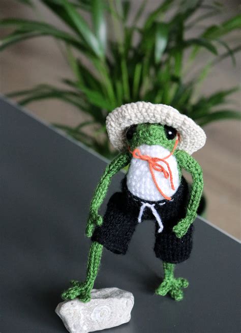 Doll Crochet Straw Hat Pattern Tutorial 的图像结果