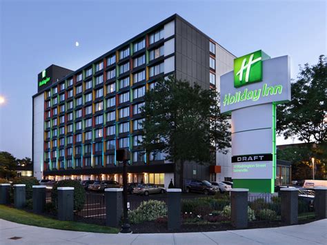 Hotels In Somerville MA With Pools Near Bunker Hill | Holiday Inn ...