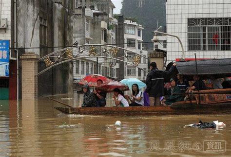广西柳州、融水遭洪水围城[图集]
