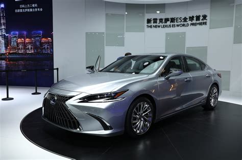 New Lexus ES 300h Sedan Launched in India for Rs 59.13 Lakh - News18