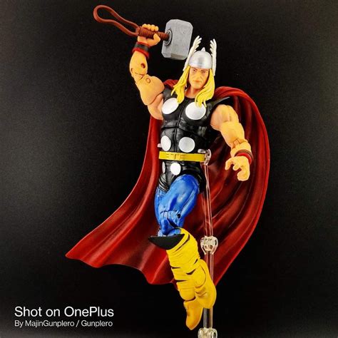 Figure: The Mighty Thor / Thor Odinson / Donald Blake Series: Marvel Legends Series 80th ...