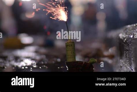 Bomb Exploding in Water 的图像结果