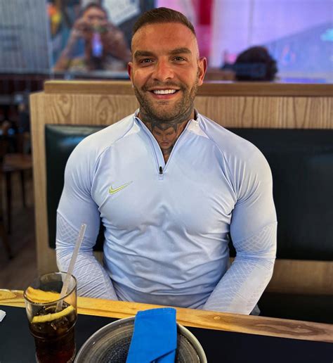 Man calls his 'extra large penis' a gift, has slept with 1,000 women