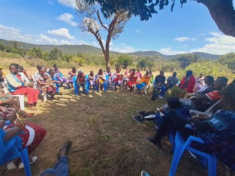 Local People of Forest and Wildlife 的图像结果