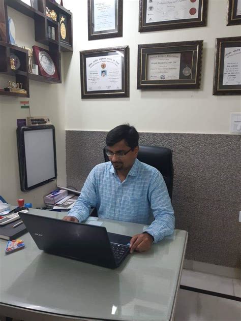 Dr. Deepak Khandelwal