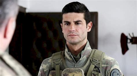 Berk Oktay otkrio da li ostaje u seriji Savasci - Najbolje Turske ...