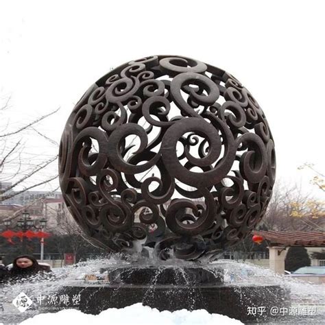 不锈钢镂空球雕塑，公园广场水景景观镂空球定做厂家镂空球作品集 - 知乎
