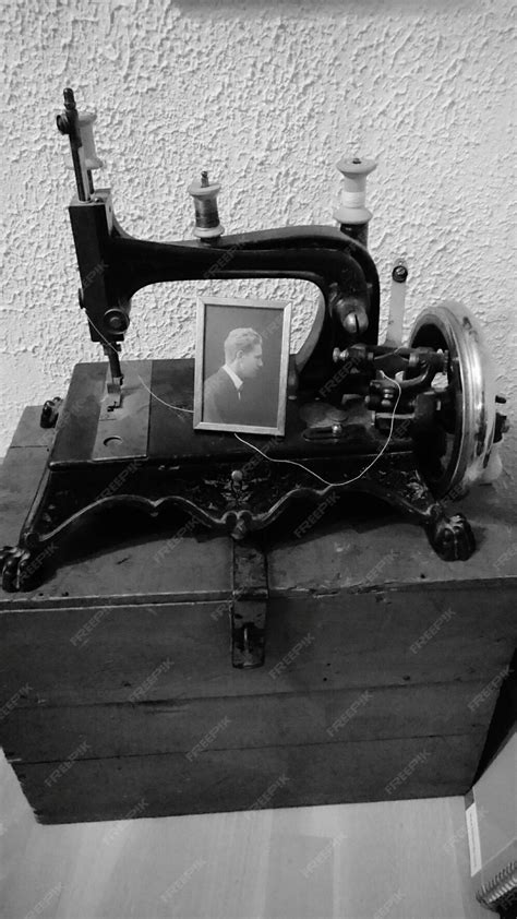 Sewing Machine Box 的图像结果