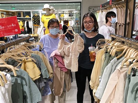 职业搭配师 逛街购物也是工作-搜狐大视野-搜狐新闻