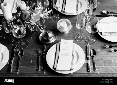 Fancy Restaurant Table 的图像结果