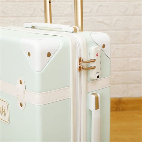 Snuggly Suitcase - 22" – snugglyspaces