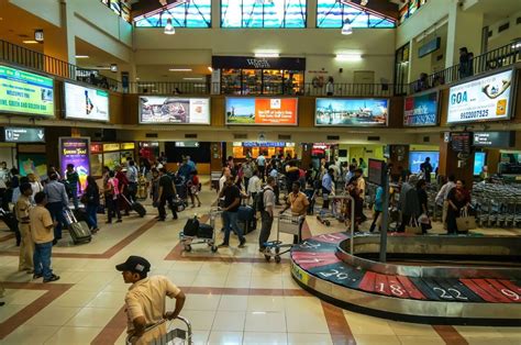 गोवा अंतर्राष्ट्रीय हवाई अड्डा (GOI) या डाबोलिम हवाई अड्डा