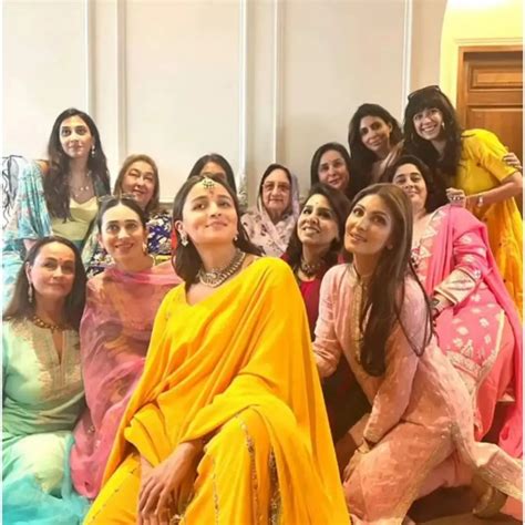 Alia Bhatt wears a yellow kurta for her baby shower will brighten up ...