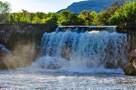 Escape to Enchanting Oklahoma: Reserve Your Town Adventure Today!