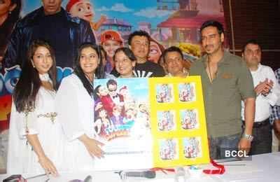 (L-R) Kajol, Tanuja and Ajay Devgn at the music launch of the movie ...