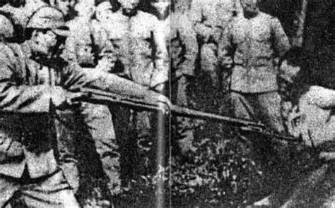 老照片：1937年12月南京失守后，被日军俘虏的国军士兵珍贵影像|日军|俘虏|士兵_新浪新闻
