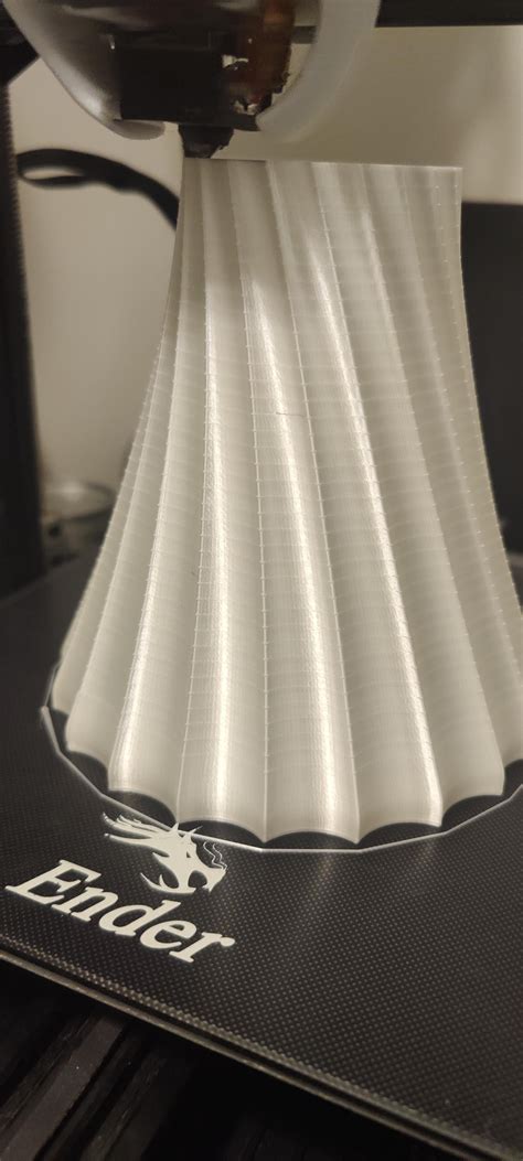 Strange Z Layers... Can't even begin to guess what this is... Prusa Slicer, Stock Ender 3v2. My ...