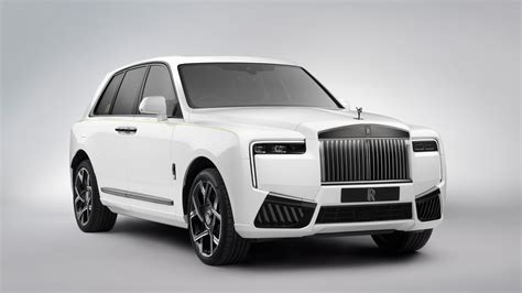 Rolls-Royce Cullinan Review 2025 | Price, Interior & Engine | Carwow