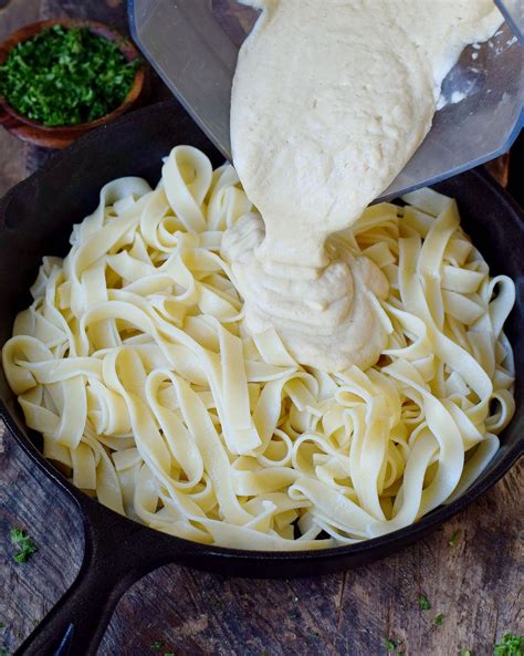 The Best Vegan Alfredo Sauce Recipe (With Fettuccine) - Elavegan