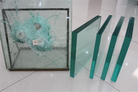 6岁男童在商场做了一个动作,玻璃门瞬间爆裂砸向他…