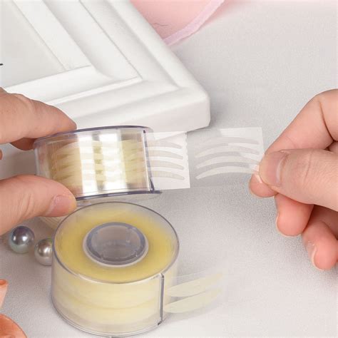 Buy Natural Invisible Eyelid Tape, 600Pairs One-Sided Sticky Eyelid ...