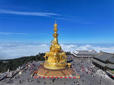 https://news.cgtn.com/news/2023-11-10/Stunning-view-of-Mount-Emei-in-a-sea-of-clouds-1oChq9pDBSw/img/60cb258f2a7b44ed91f74aa5ece07fc3/60cb258f2a7b44ed91f74aa5ece07fc3.jpeg