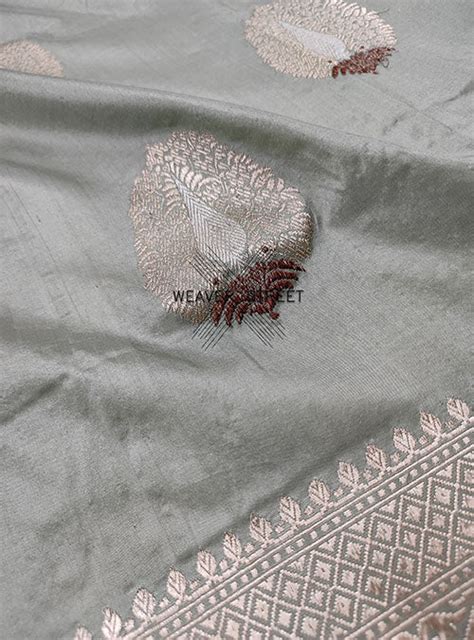 Pistachio green Katan silk Handwoven Banarasi saree with tilfi Stylize ...
