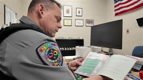 Berwick School Resource Officer bringing revamped D.A.R.E program | wnep.com