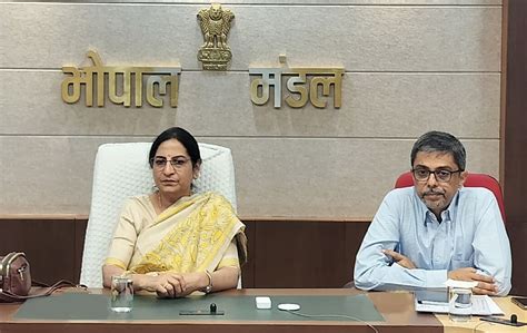 *🟣👉महाप्रबंधक ने भोपाल मंडल के कार्यो की समीक्षा एवं भोपाल- इटारसी ...