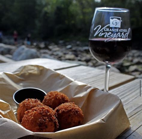 The Lazy Bear Food Truck - Grandfather Vineyard & Winery