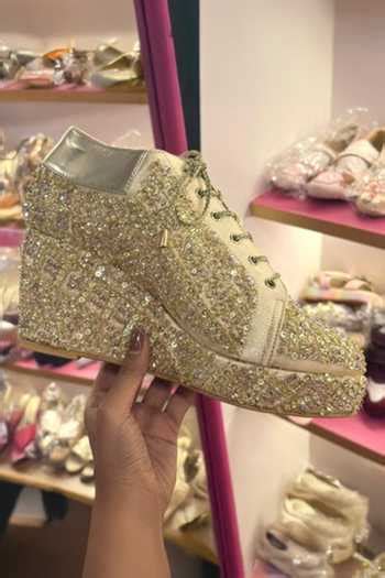 Tiesta Designer Footwear | Up to 15% Off - Big Luxury Sale