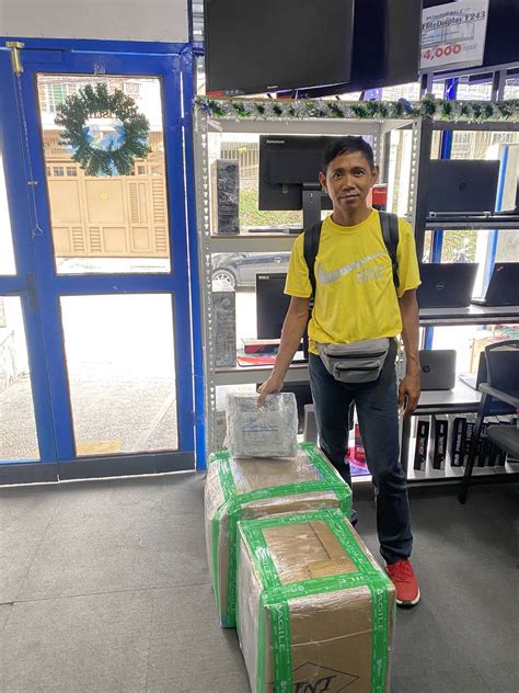 Computer Warehouse 的图像结果