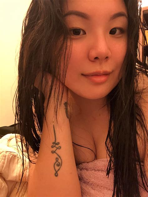 Post shower selfie | Scrolller