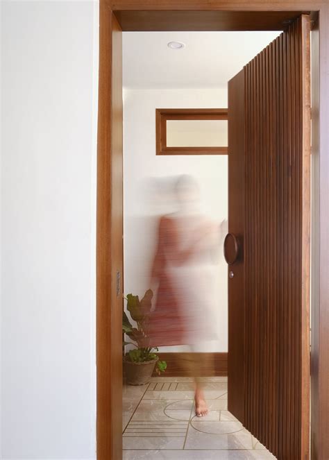 Photo 2 of 20 in Foyer House by Studio MANA - Dwell